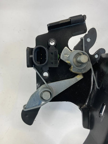 2002-2009 GMC ENVOY REAR TRUNK LIFTGATE GLASS LOCK LATCH ACTUATOR 16642459 OEM
