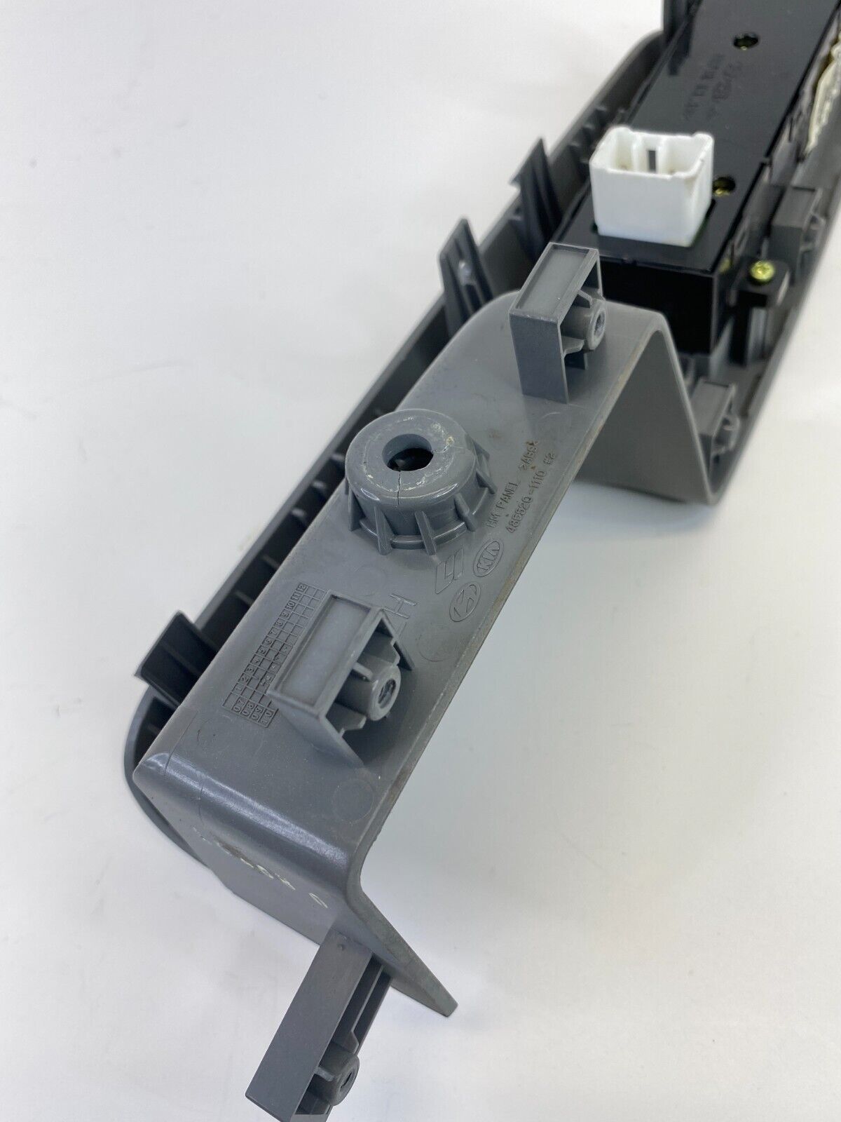 2009 2010 2011 Kia Borrego Rear Left Door Back Window Switch OEM