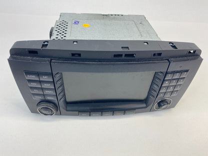 2008-2010 Mercedes-Benz R 350 AM FM Radio Navigation Receiver Screen A2518704589