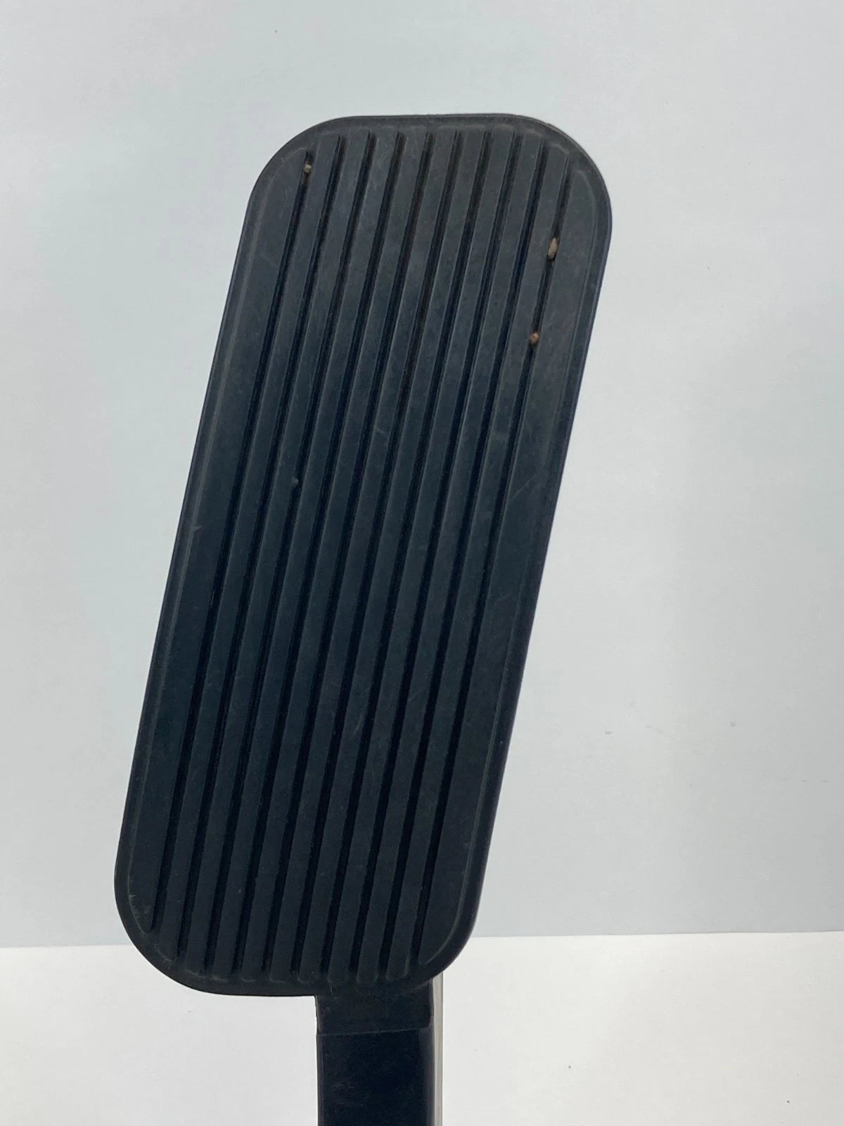 2013-2019 FORD TAURUS ACCELERATOR PEDAL GAS ASSEMBLY D1323C0498 OEM