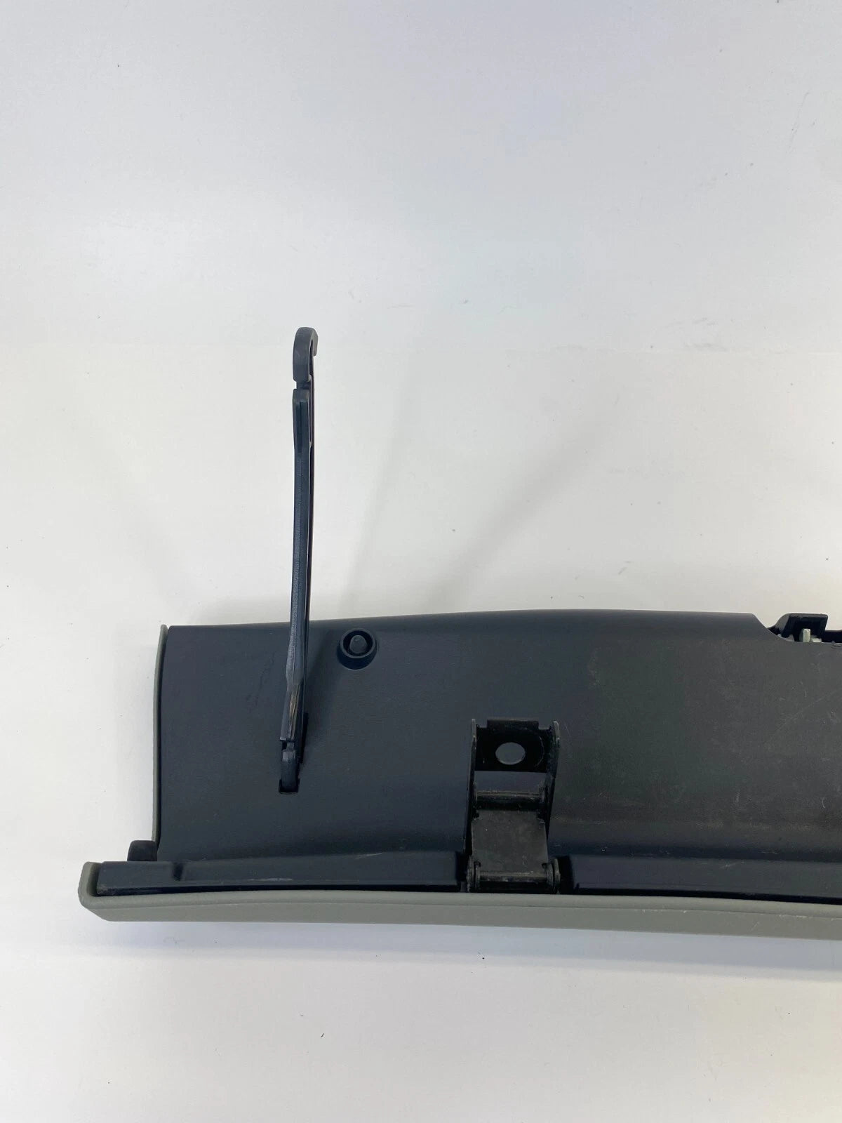 05-10 HONDA ODYSSEY UPPER GLOVE BOX DOOR LID FRONT PASSENGER DASH STORAGE OEM