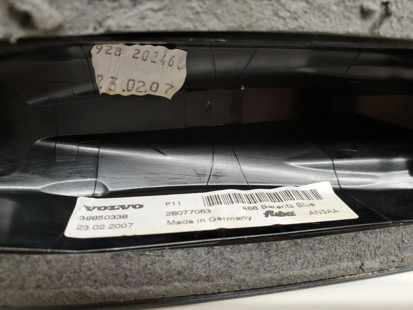 2005 2006 2007 05 06 07 VOLVO S40 ROOF MOUNTED ANTENNA COVER 39850338 OEM