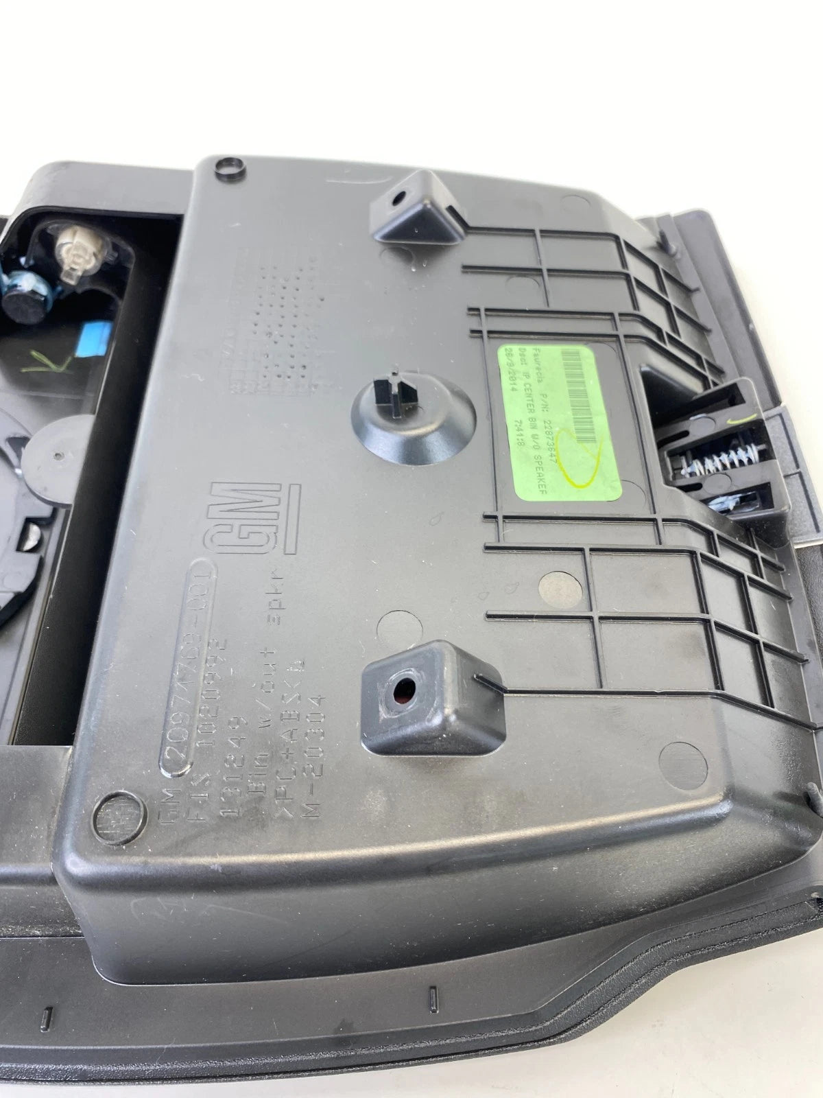 10-15 CHEVY EQUINOX 10 11 TERRAIN CENTER DASH STORAGE COMPARTMENT BIN 22873647