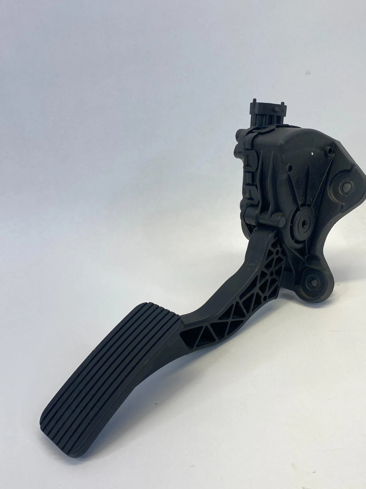 2010-2013 KIA FORTE ACCELERATOR GAS PEDAL POSITION SENSOR ASSY OEM FACTORY