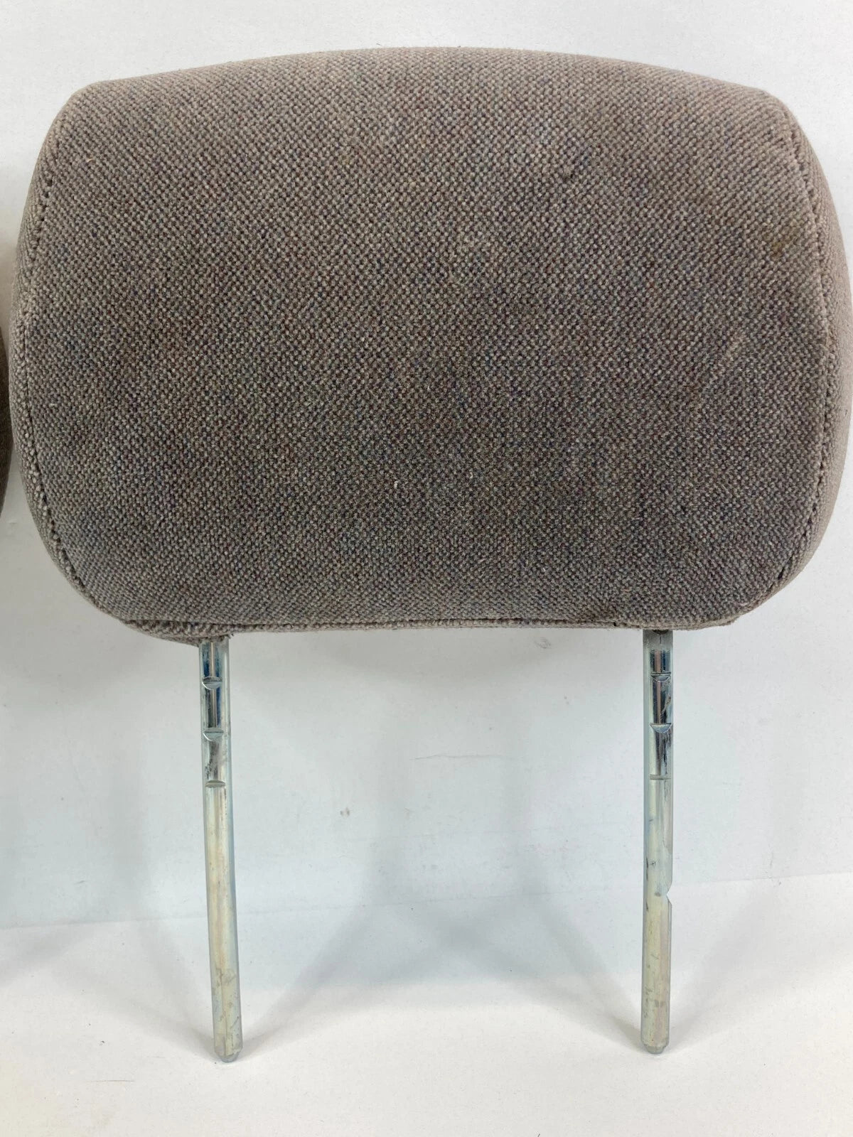 02-04 GMC ENVOY FRONT SEAT HEADRESTS CLOTH MEDIUM DARK PEWTER PAIR SET OF 2 OEM