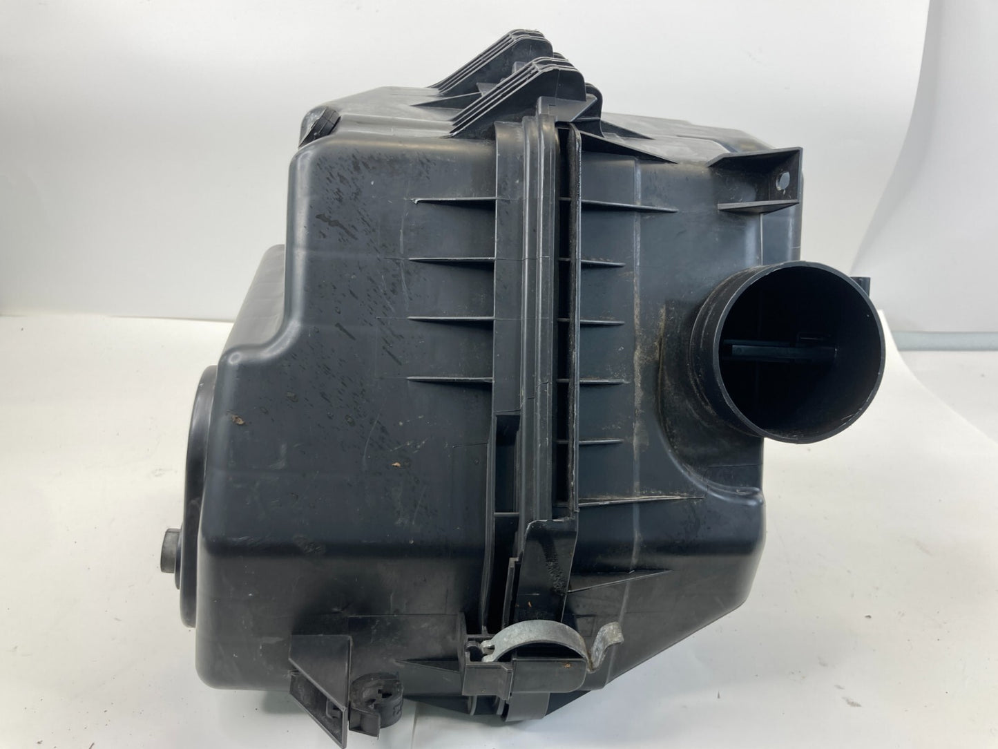 2006-2012 Toyota RAV4 2.4L L4 Air Intake Cleaner Box Assembly w/ Sensor OEM