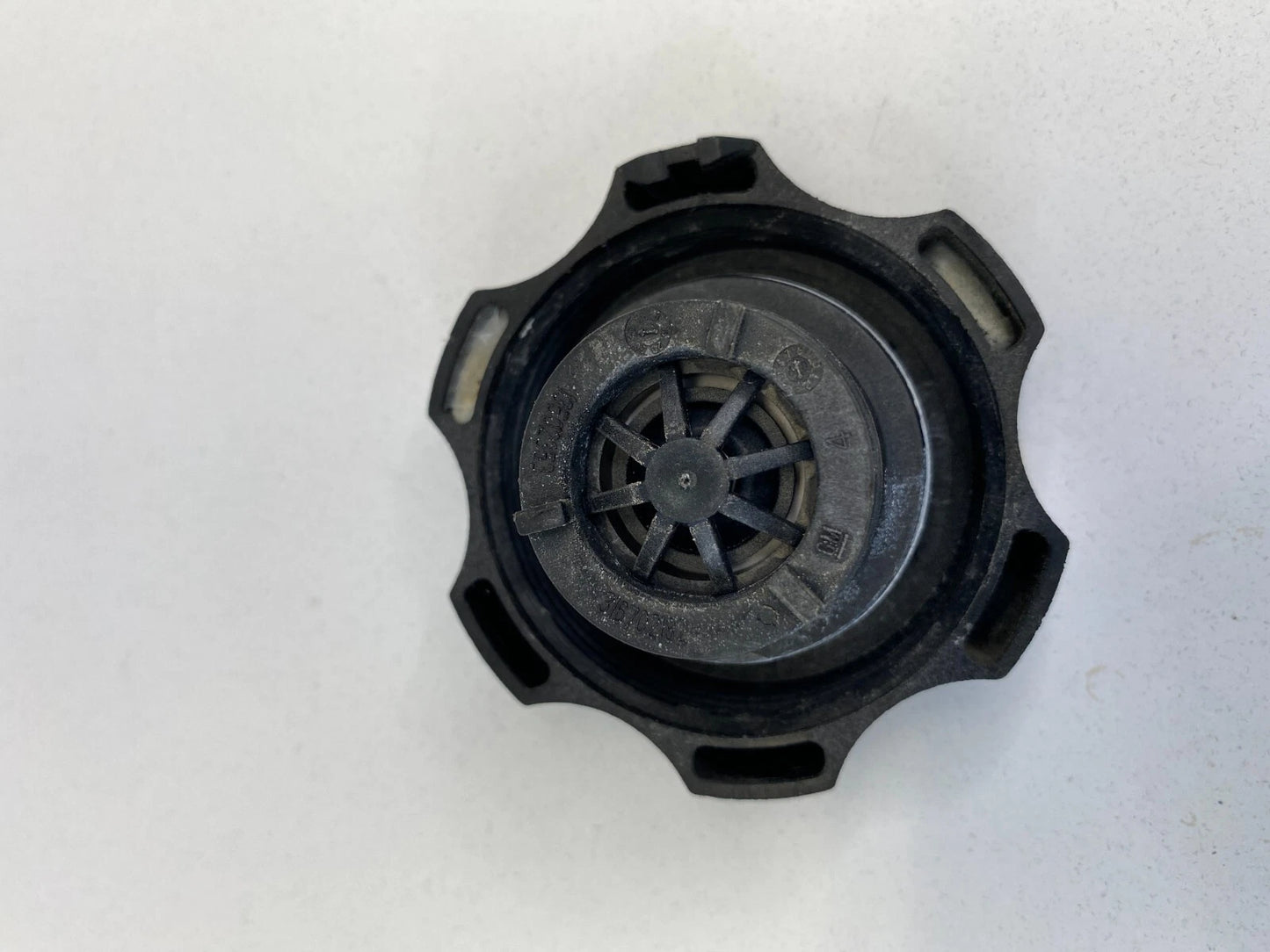 2010-2016 CADILLAC SRX RADIATOR COOLANT OVERFLOW TANK CAP LID 13502353 OEM