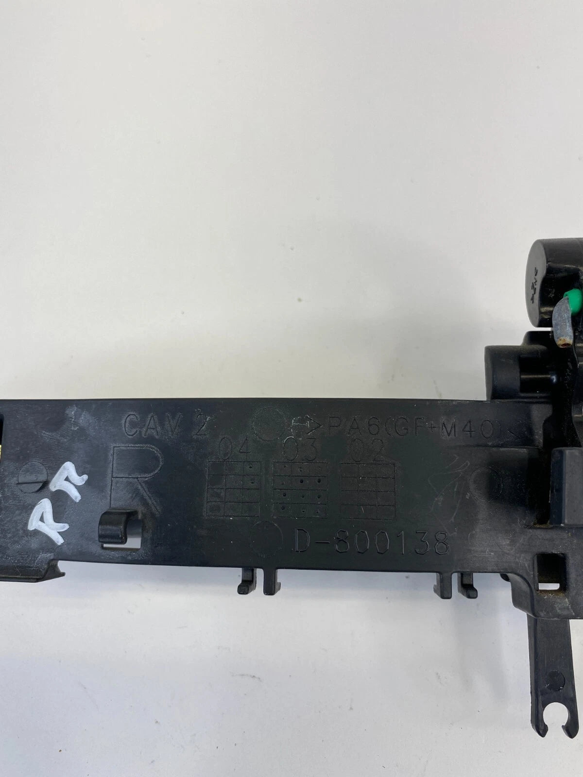 04-08 CADILLAC SRX BASE REAR RIGHT PASSENGER SIDE EXTERIOR DOOR HANDLE D-800138