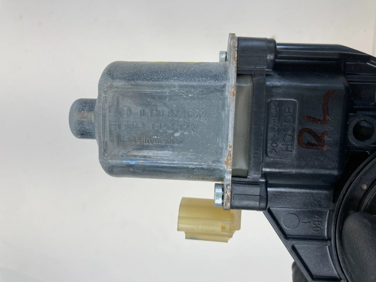 11-14 HYUNDAI SONATA REAR LEFT BACK SIDE DOOR WINDOW MOTOR BOSCH 0130822652 OEM