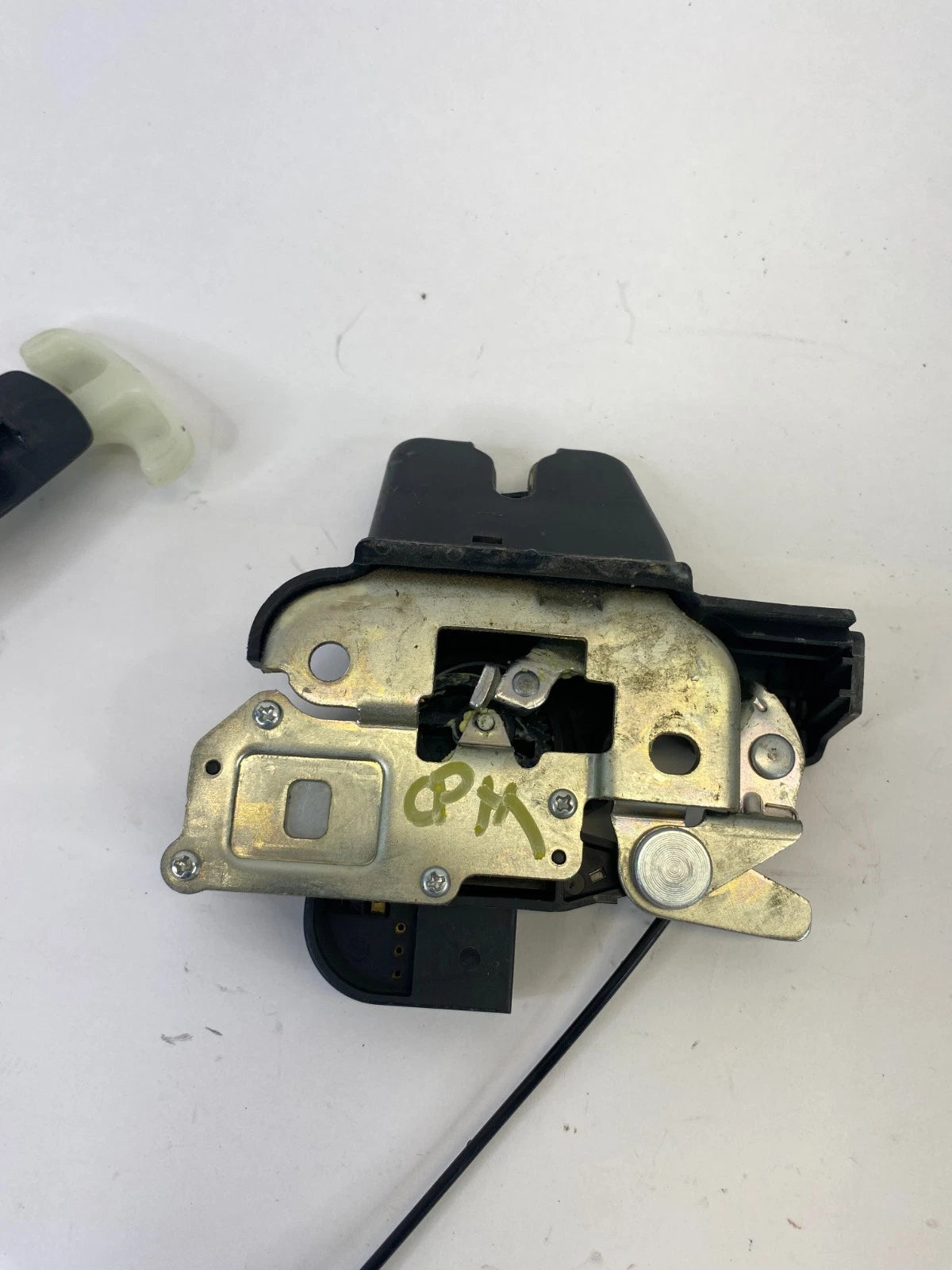 07 08 INFINITI G35 SEDAN RR TRUNK LID POWER LOCK LATCH RELEASE ACTUATOR ASSY OEM