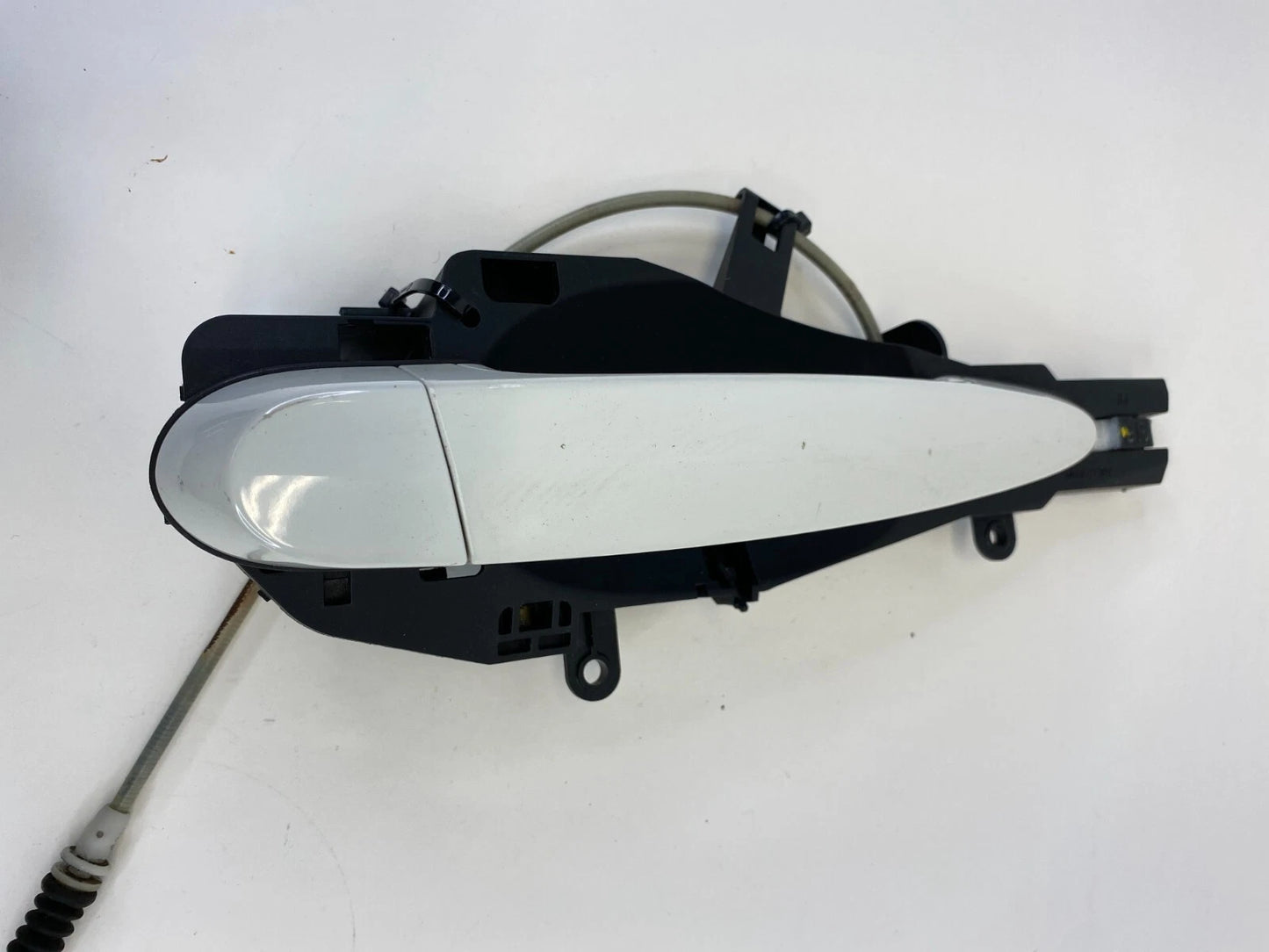 2006 BMW 330I FRONT RIGHT PASSENGER SIDE EXTERIOR OUTER DOOR HANDLE ASSY OEM