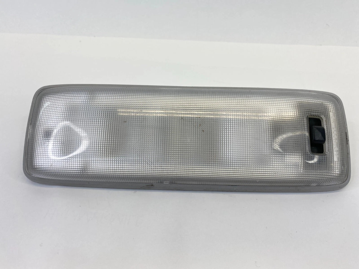 2004-2006 MAZADA MPV DOME LIGHT LAMP OVERHEAD SWITCH CONTROL ASSEMBLY OEM