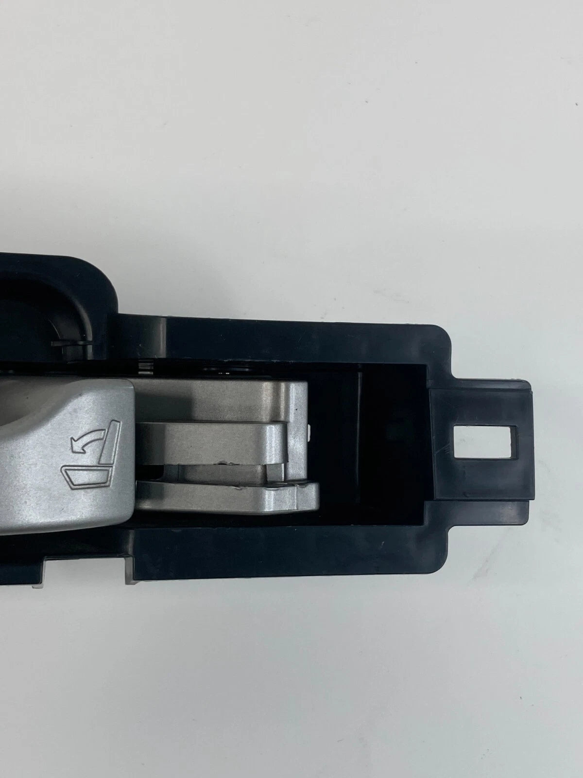 10 11 HONDA ACCORD CROSSTOUR REAR RIGHT SEAT FOLDING ACTUATION RELEASE HANDLE
