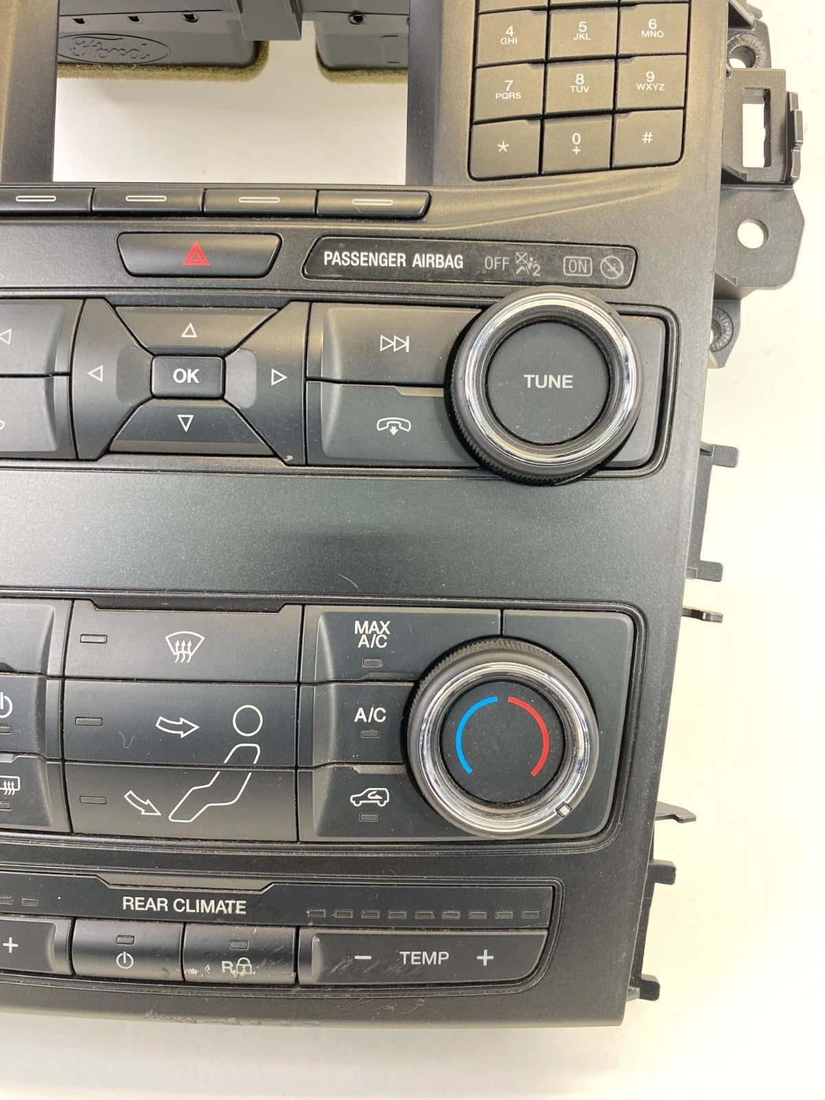 18 19 FORD EXPLORER CLIMATE CONTROL & RADIO TRIM BEZEL W/AIR VENT JB5T-18A802-LB