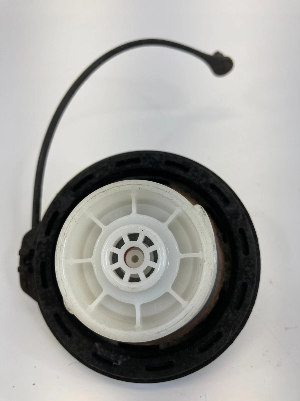 2005-2019 KIA SORENTO 2004-2006 KIA RIO FUEL FILLER TANK GAS CAP LID COVER OEM