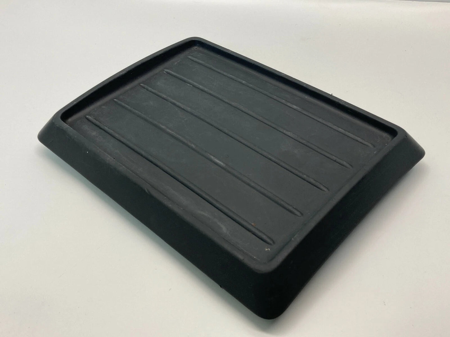 2004-2008 CHRYSLER PACIFICA CENTER CONSOLE TRAY LID PANEL COVER 1034060AA OEM