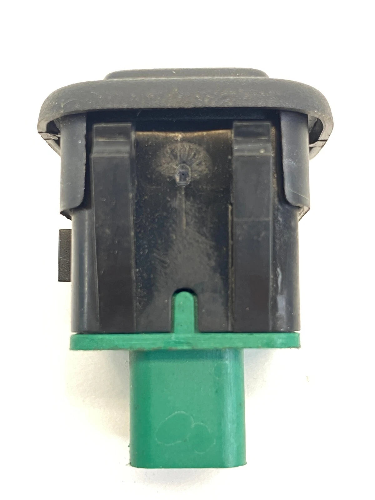 2005-2007 BUICK TERRAZA REAR AIR SUSPENSION TIRE INFLATION SWITCH BUTTON 1032419