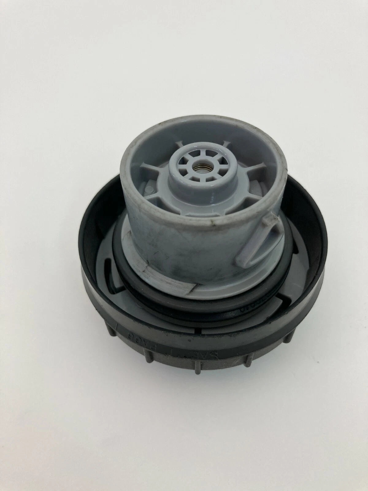 2004 BUICK RAINIER 5.3L V8 CXL GAS FUEL FILLER CAP FLUID LID COVER OEM