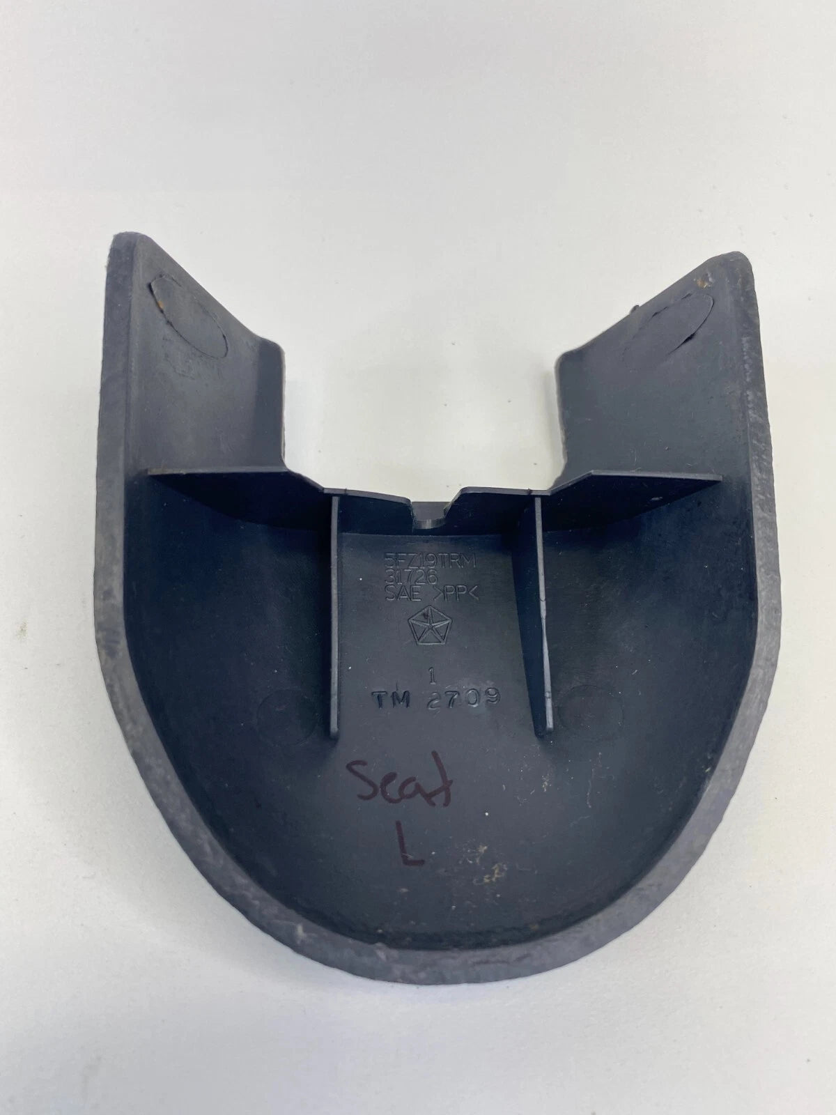 1999-2004 JEEP GRAND CHEROKEE FRONT LEFT SEAT TRACK END COVER TRIM CAP 5FZ19TRM