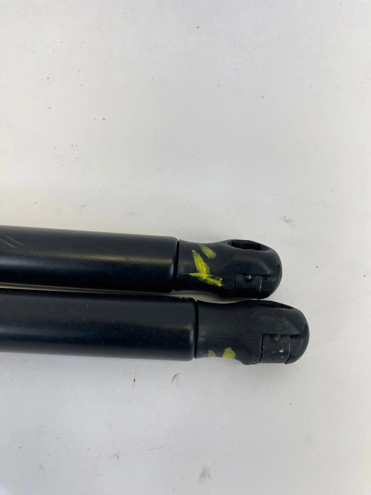 2008-2012 FORD ESCAPE REAR WINDOW LIFT SUPPORTS REAR OEM FACTORY 8L84-7842104-AD