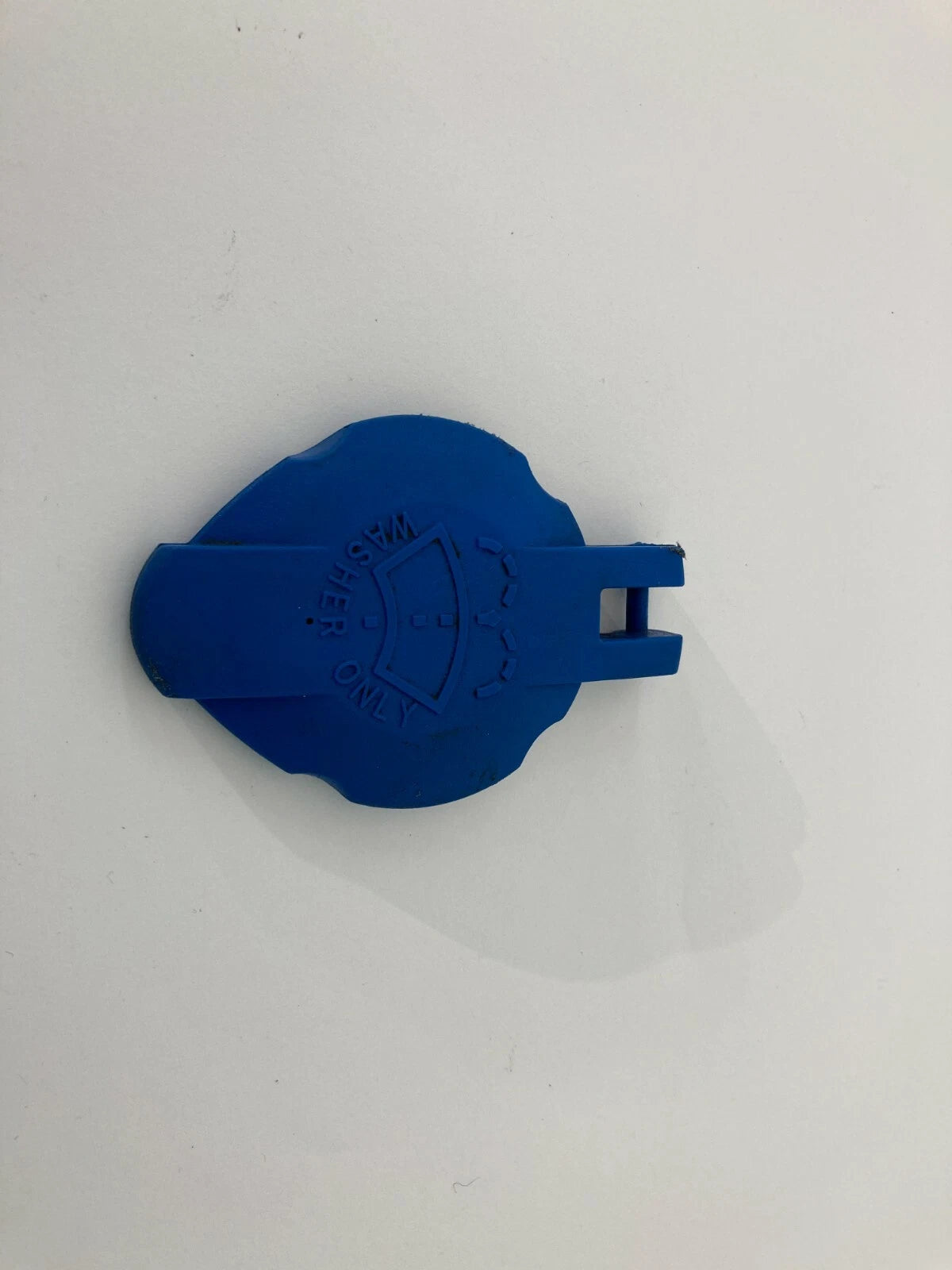 2008 08 HYUNDAI ENTOURAGE WINDSHIELD WIPER WASHER FLUID RESERVOIR TANK CAP TOP