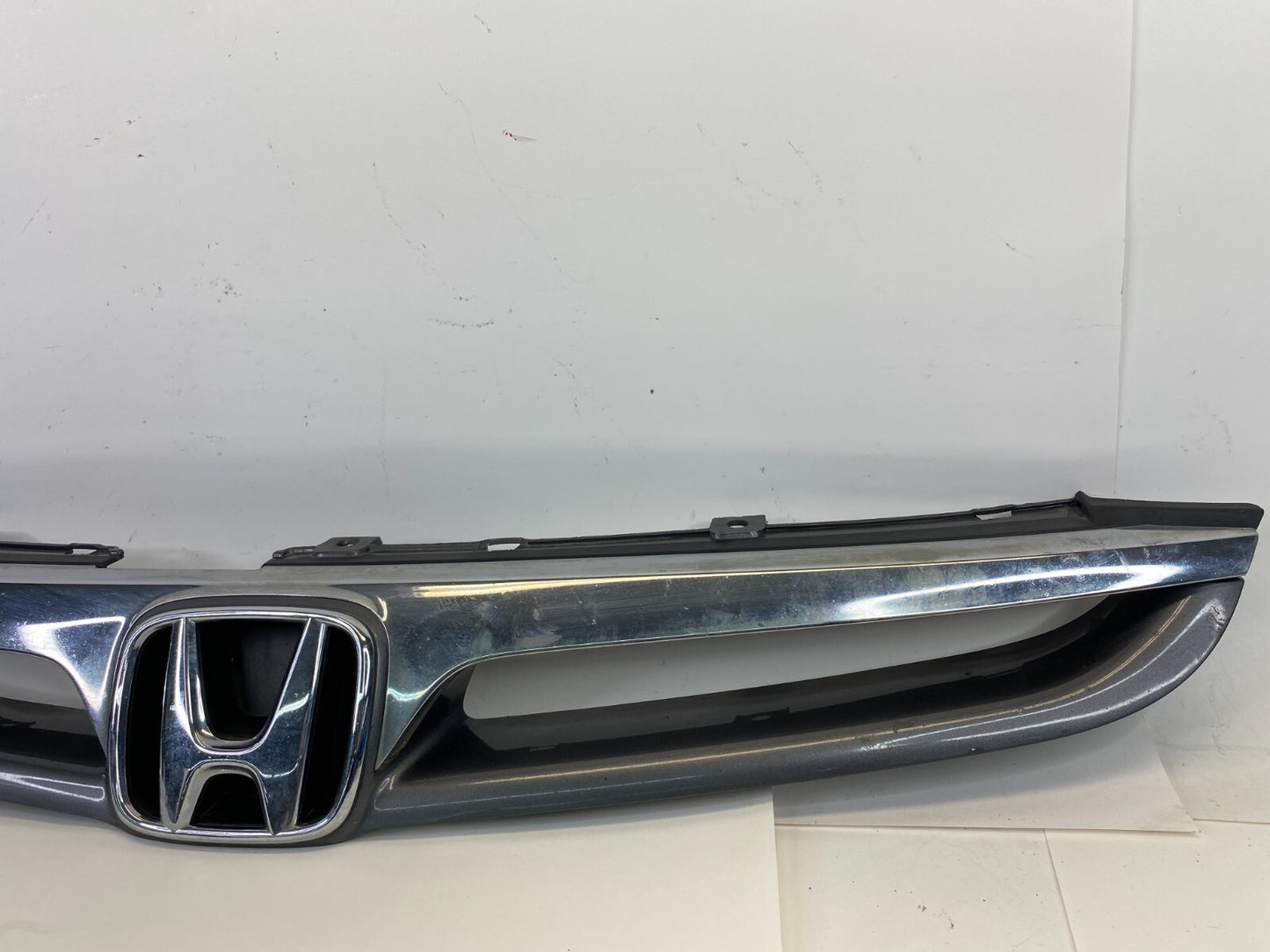 2003-2005 Honda Accord Front Upper Bumper Grill Grille W/ Emblem 71120-SDA OEM