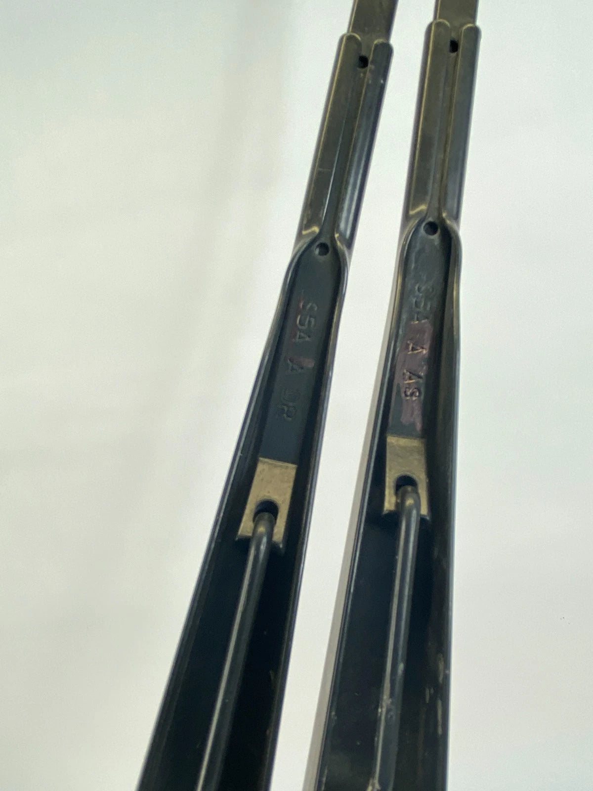 2001-2005 HONDA CIVIC FRONT LEFT & RIGHT WINDSHIELD WIPER ARM PAIR SET OEM