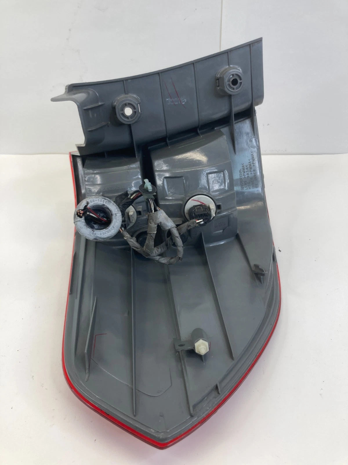2005-2007 HONDA ODYSSEY RIGHT PASSENGER TAIL LIGHT OUTER TAIL LAMP TAILLIGHT OEM