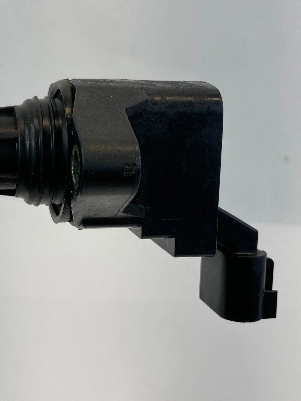 2011-2017 BUICK REGAL 2.4L L4 ENGINE IGNITION COIL IGNITOR IGNITER 12638824 OEM
