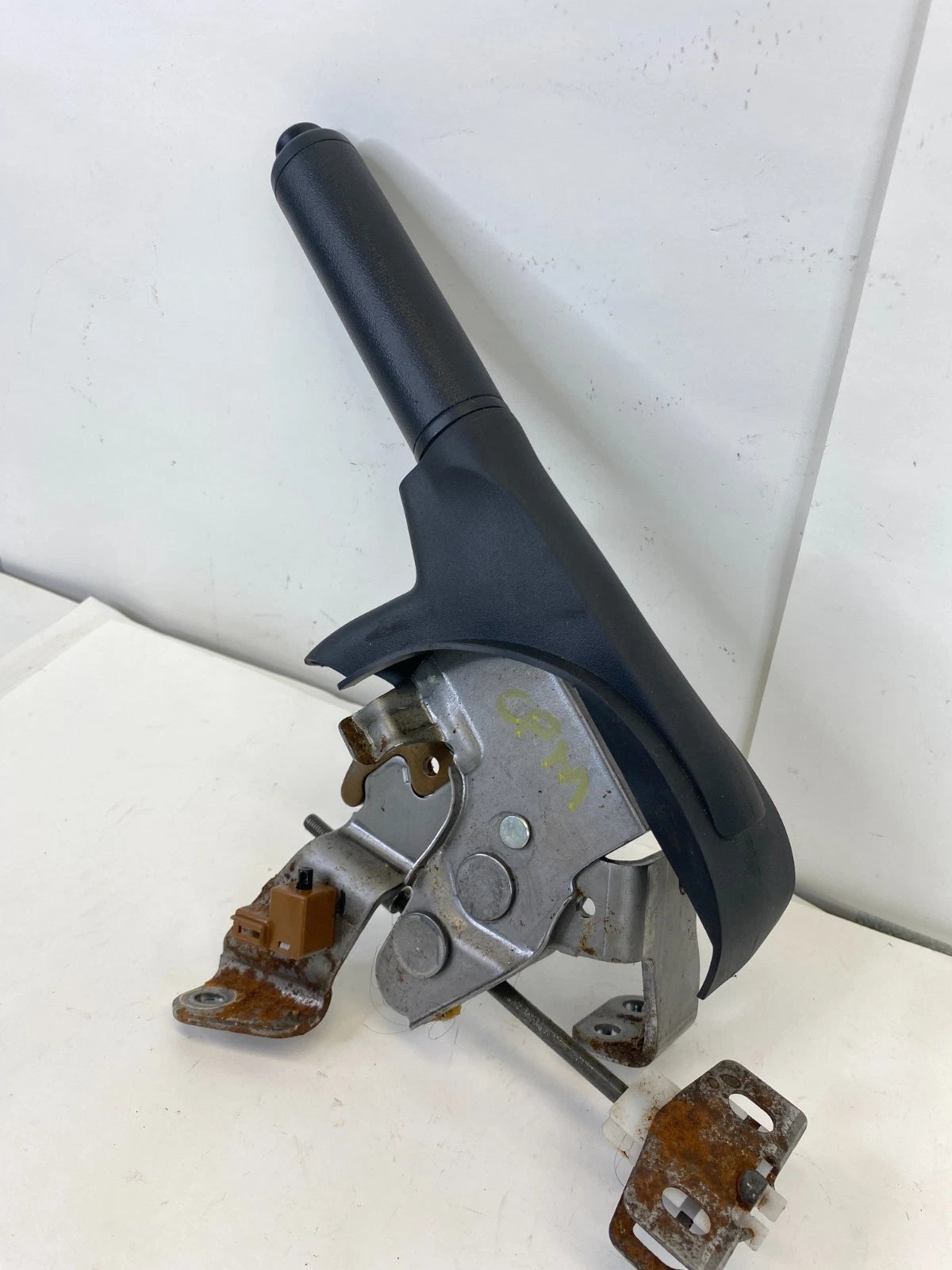 2007-2011 TOYOTA YARIS EMERGENCY PARKING BRAKE HANDLE LEVER ASSEMBLY OEM