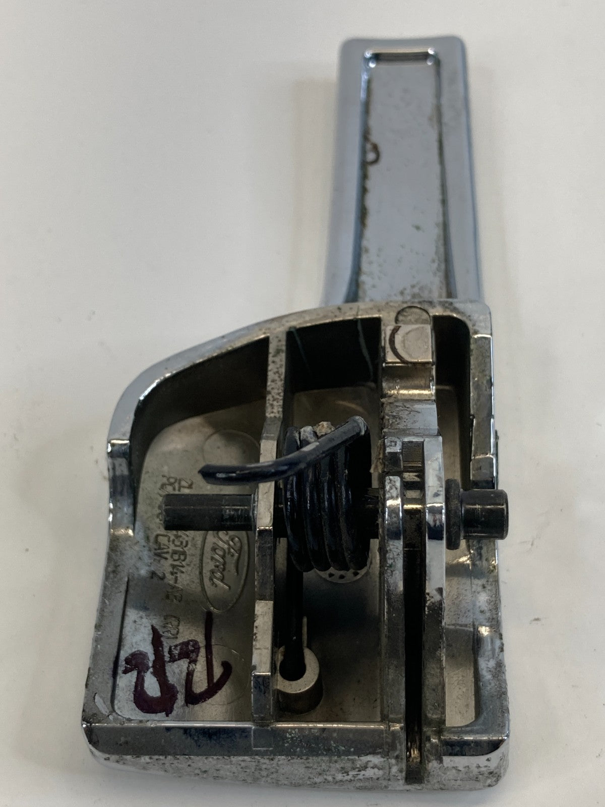 2003-2006 Lincoln Navigator Rear Right Side Inner Door Handle w/ Bezel