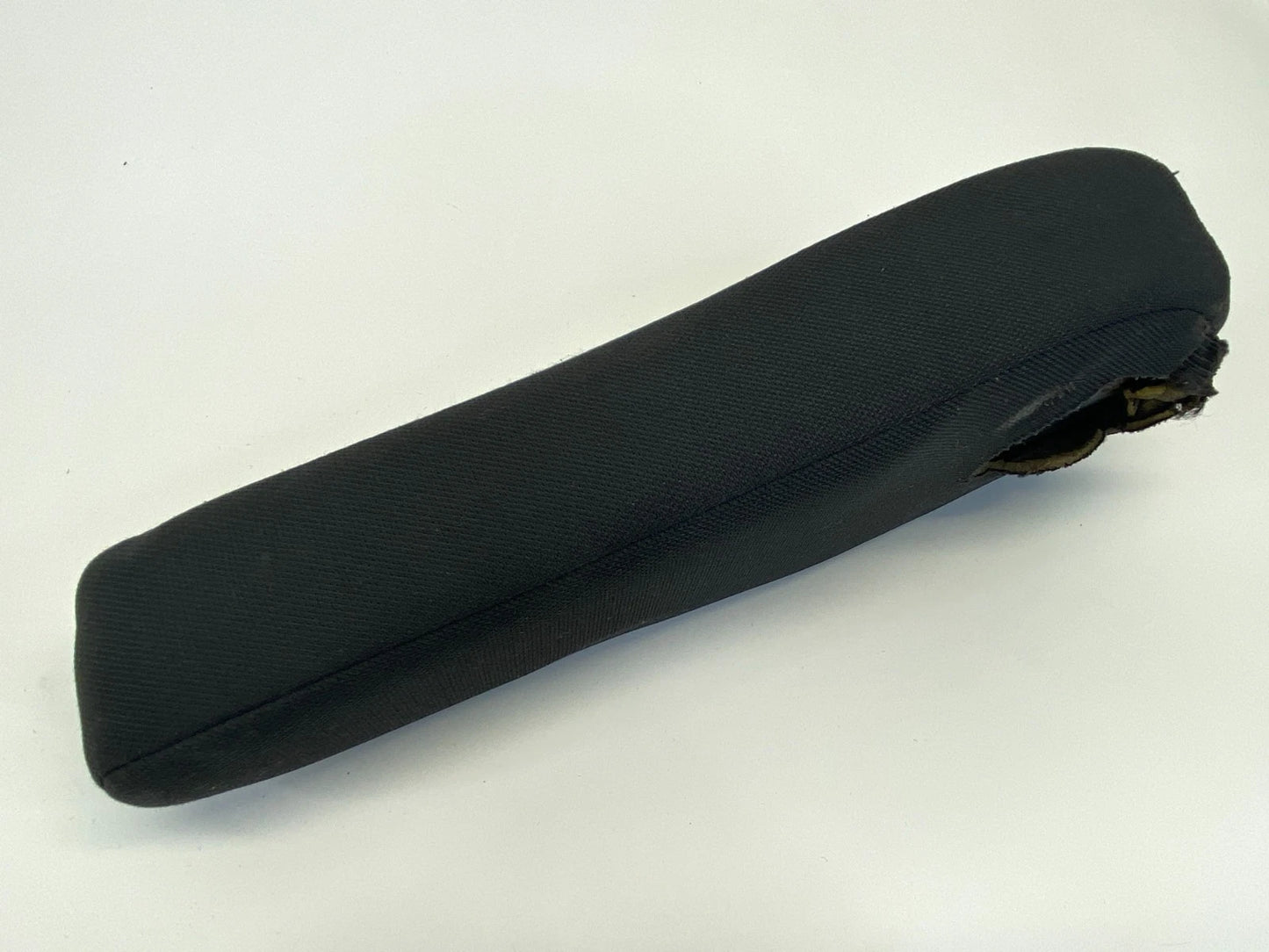 2006-2011 CHEVROLET HHR FRONT LEFT & RIGHT SIDE SEAT ARMREST ARM REST PAIR OEM