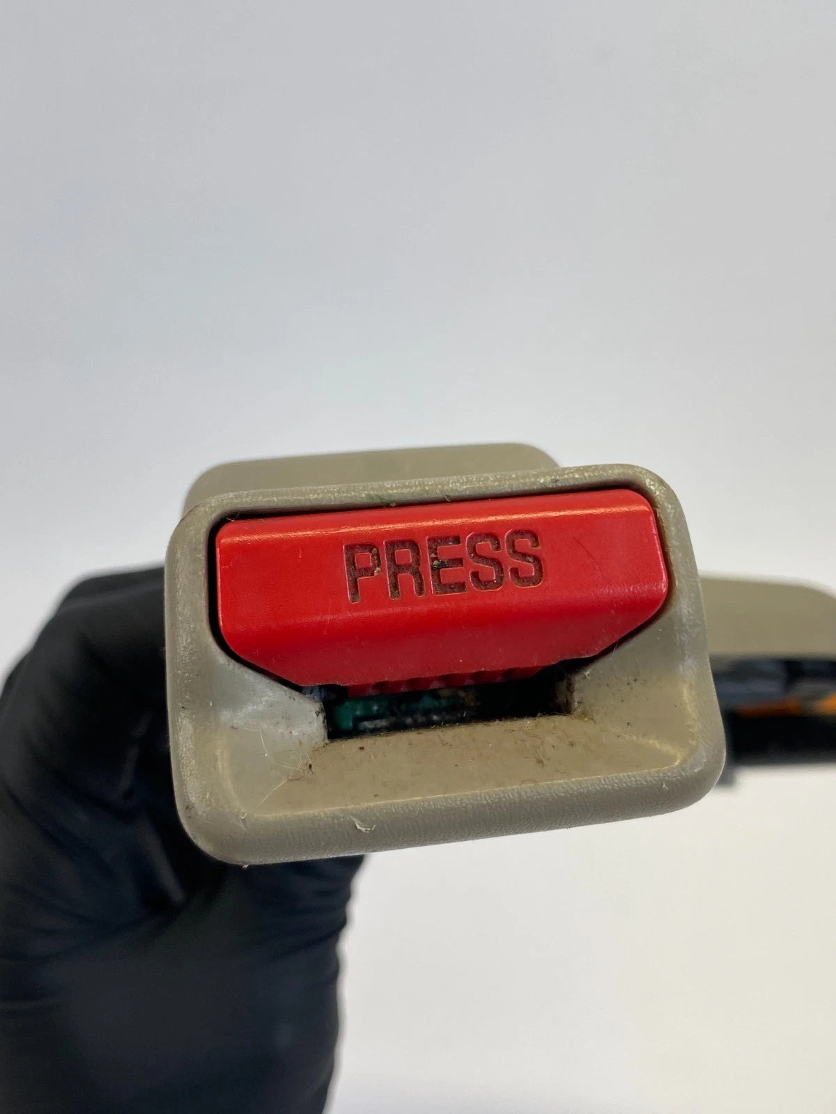 2006-2011 HONDA CIVIC FRONT PASSENGER RIGHT SEAT BELT BUCKLE PRETENSIONER OEM