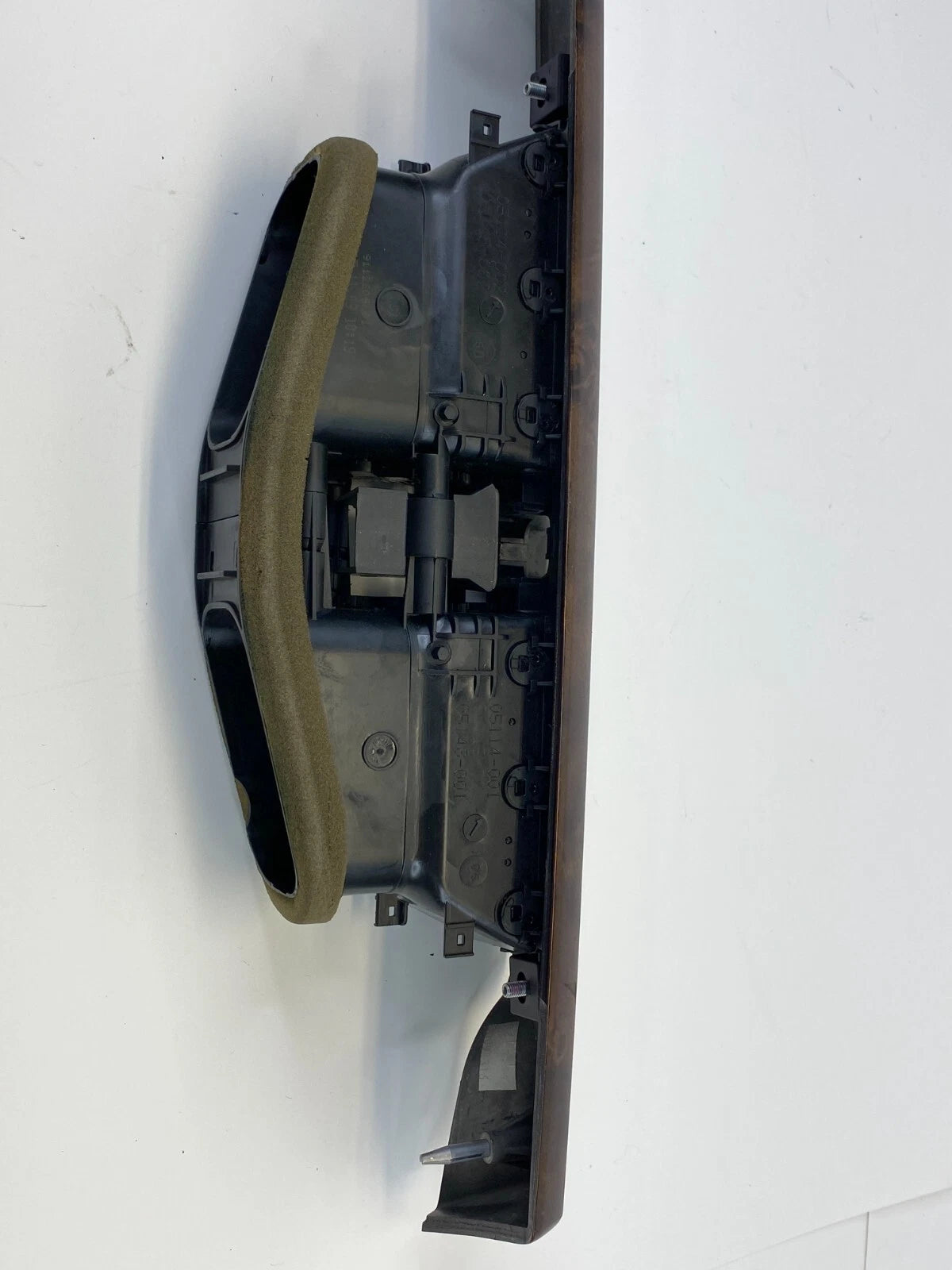 09 10 BMW 535i XDRIVE 08-10 535i CENTER DASH TRIM MOLDING BEZEL W/ AIR VENT OEM