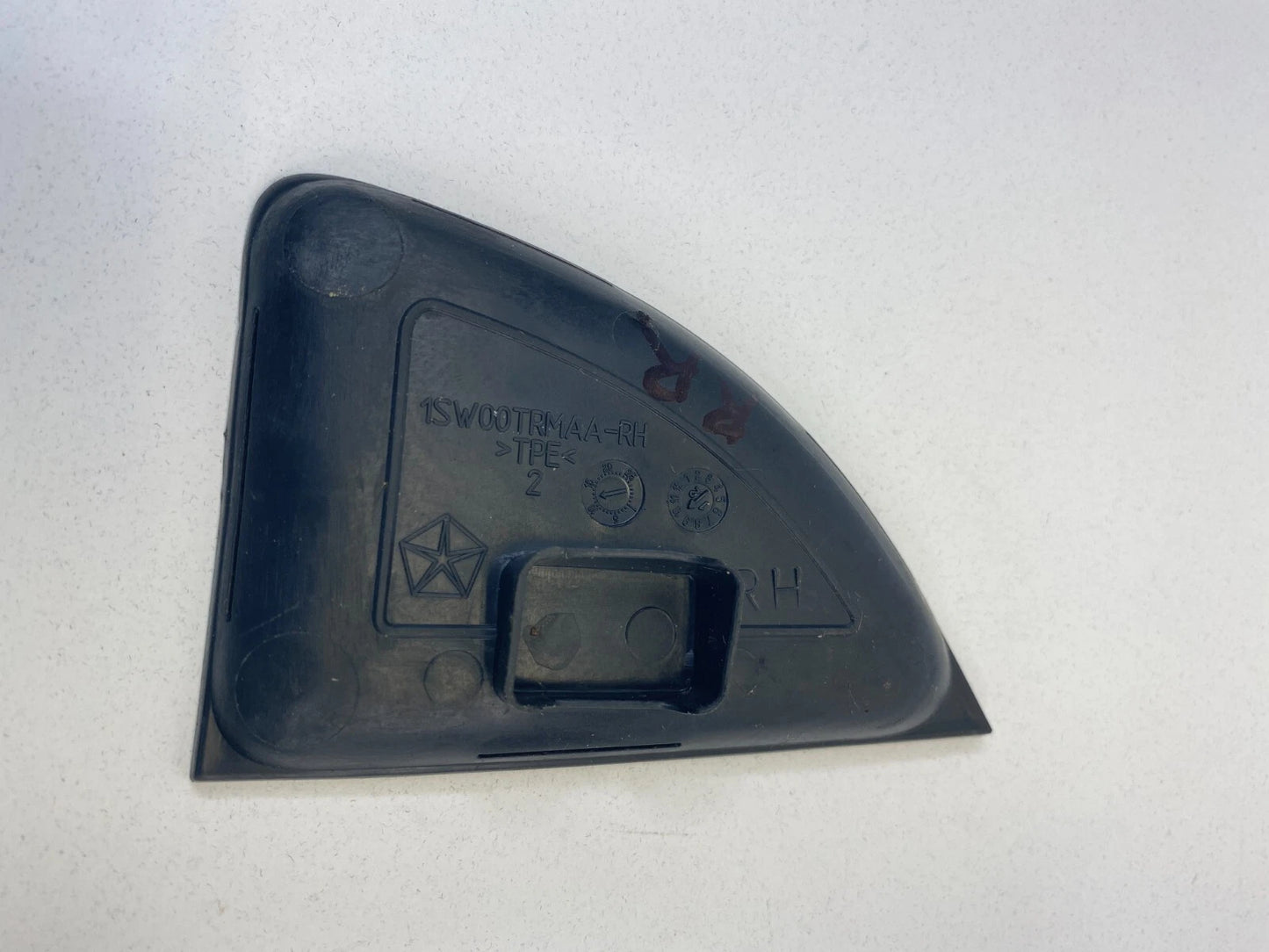 2013-2016 DODGE DART FRONT RIGHT SIDE INNER DOOR ARM REST PULL MAT 1SW00TRMAA