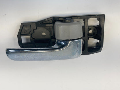 01 02 03 04 05 06 07 Toyota Highlander Rear Right Side Interior Door Handle OEM