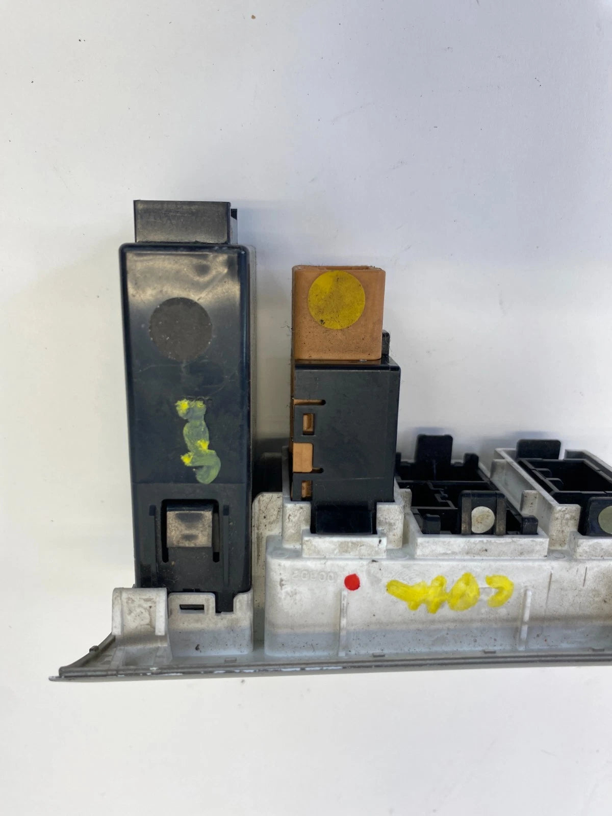 2010-2013 KIA FORTE DIMMER LIGHT & TRACTION CONTROL SWITCH PANEL 93300-1M080 OEM