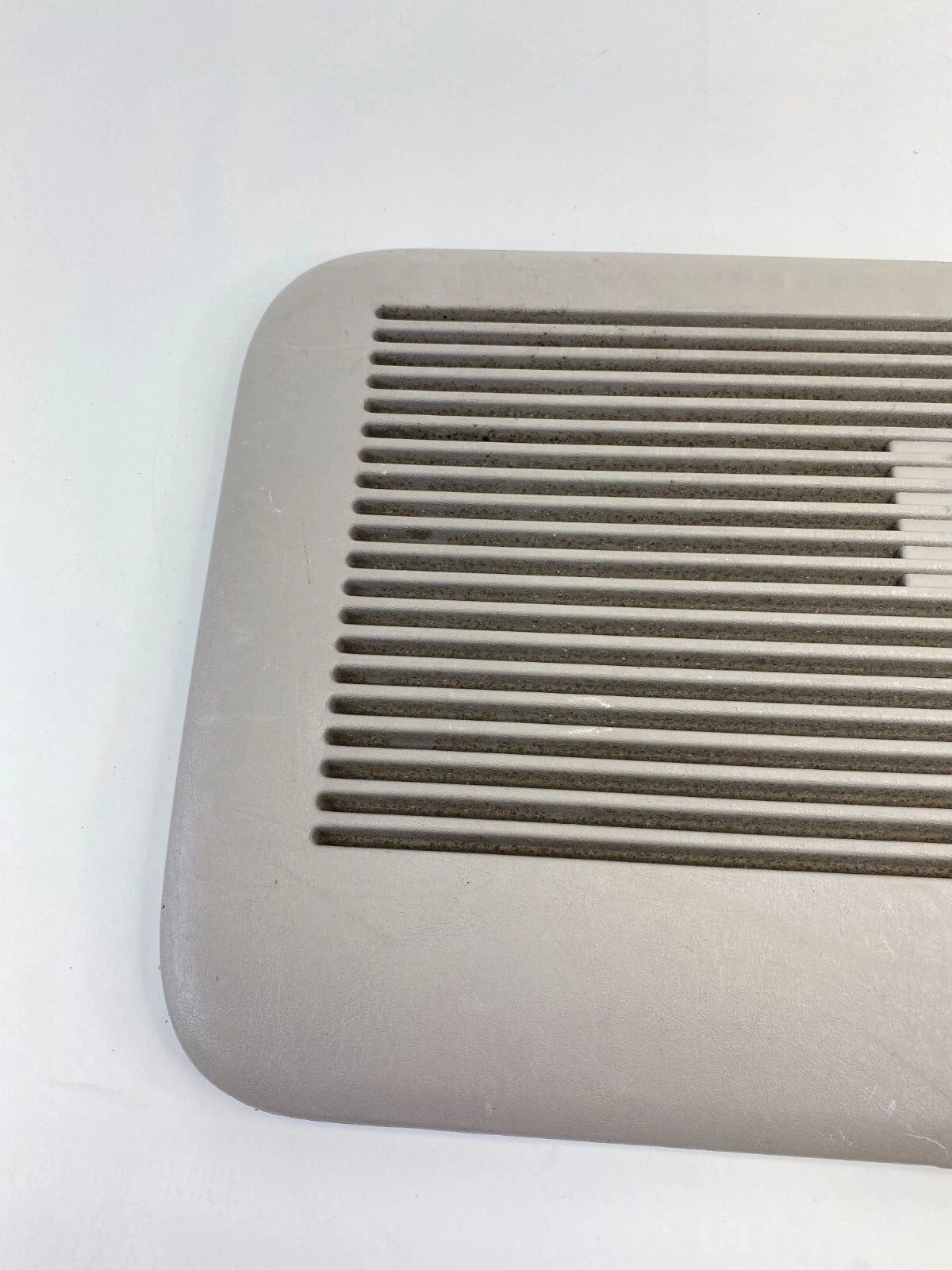 2001-2004 TOYOTA SEQUOIA REAR STORAGE LID RETURN VENT A/C COVER PANEL 625880C010