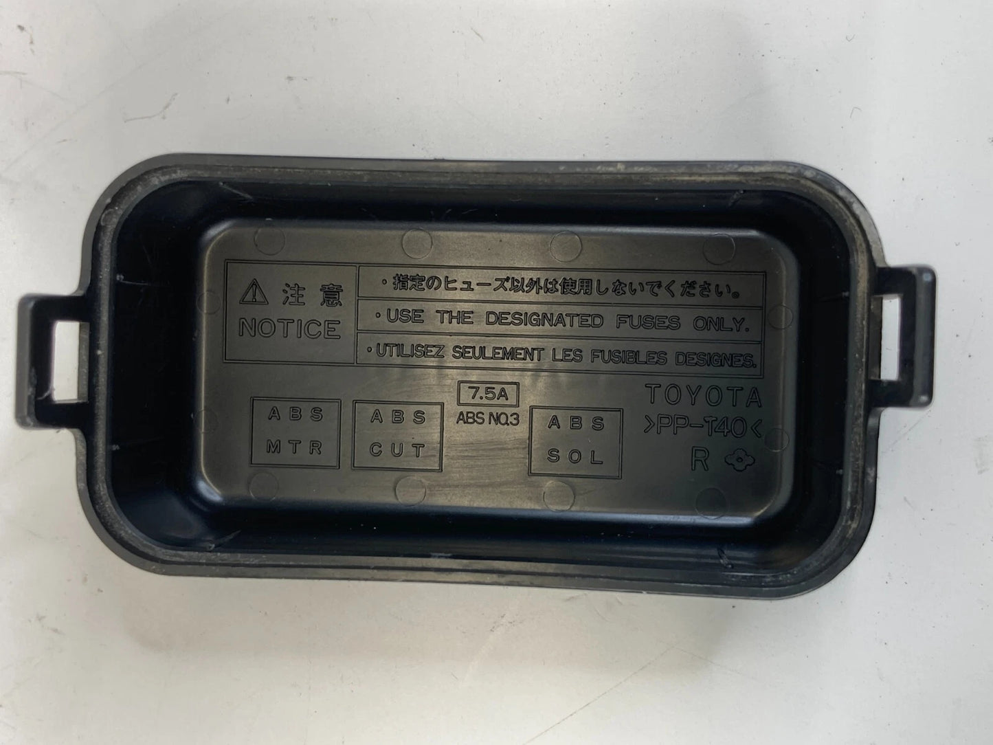 2002 2003 2004 TOYOTA CAMRY 3.0L A/T ENGINE FUSE RELAY BOX COVER CAP OEM