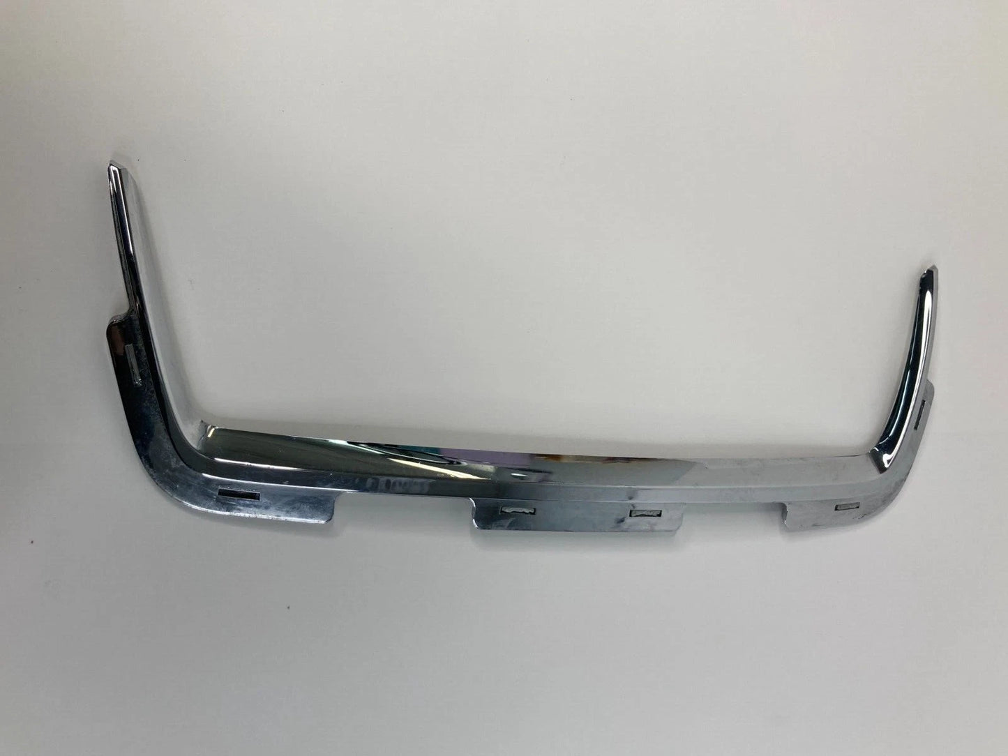 2008-2012 CHEVROLET MALIBU CENTER DASH AIR VENT TRIM BEZEL OEM