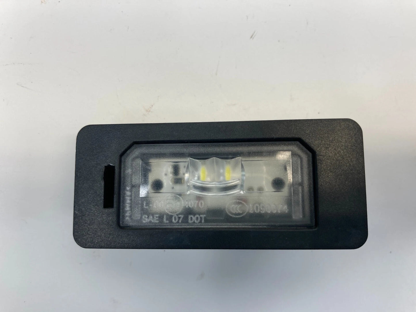 2007 2008 BMW 328XI SEDAN REAR TRUNK LICENSE PLATE LIGHT LAMP OEM