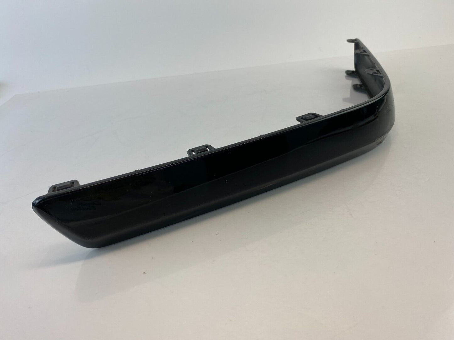 05 06 07 Volvo S60 Rear Left Driver Side Bumper Molding Trim Assembly 08687456