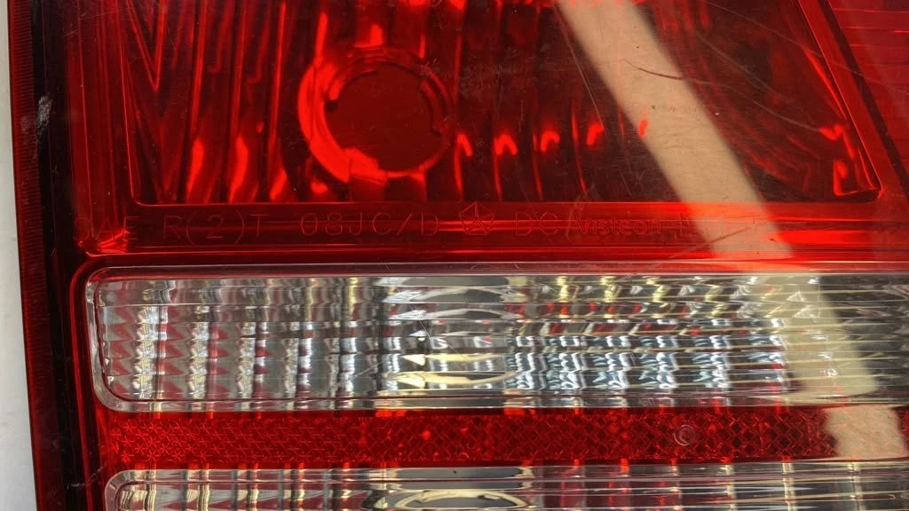 2009 2010 DODGE JOURNEY TAILLIGHT LEFT INNER TAIL LAMP HALOGEN 04806369AA OEM