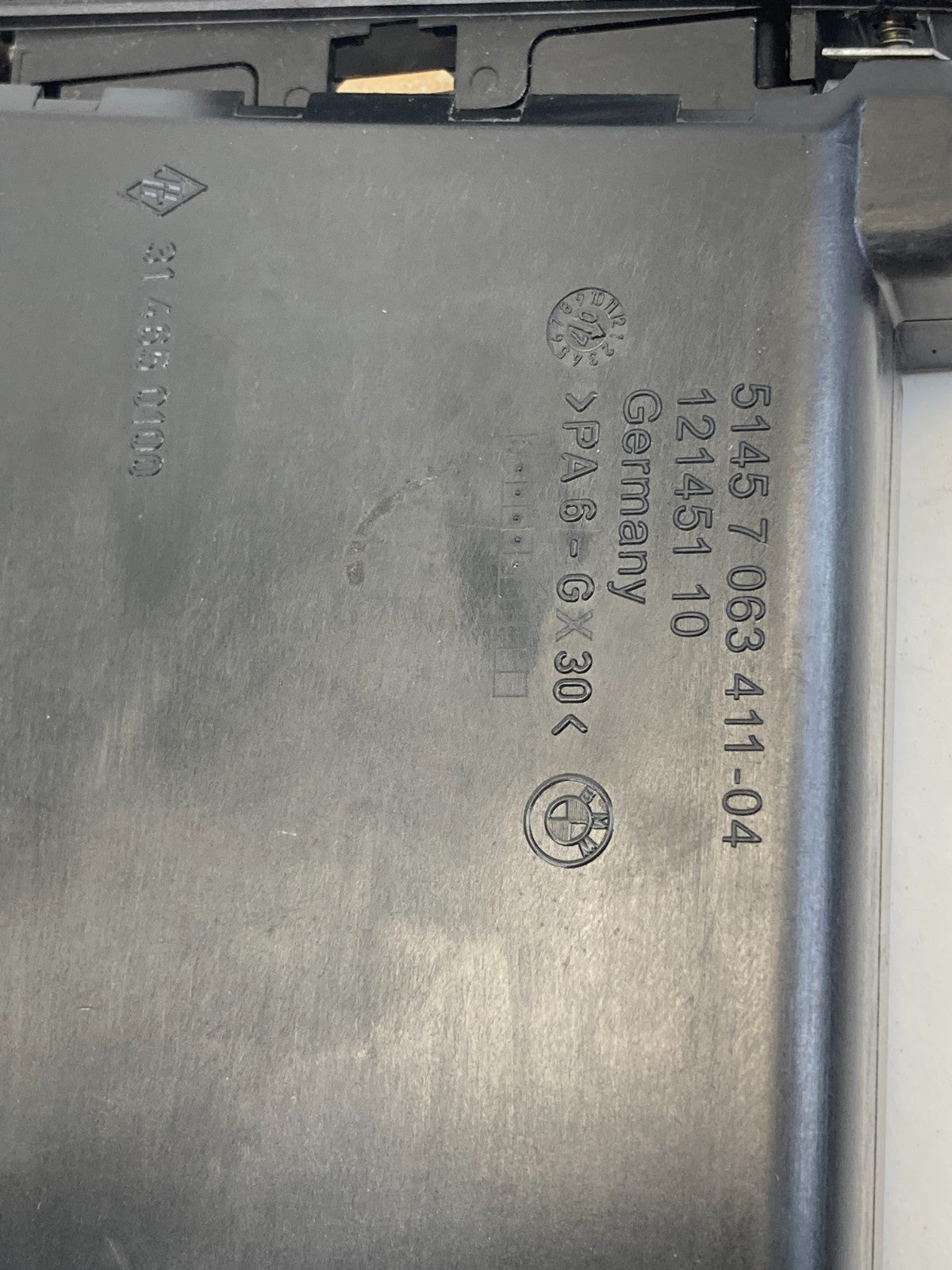 2004-2007 BMW 525i 530i Dash Right Passenger Insert Cup Holder Cupholder 7063411