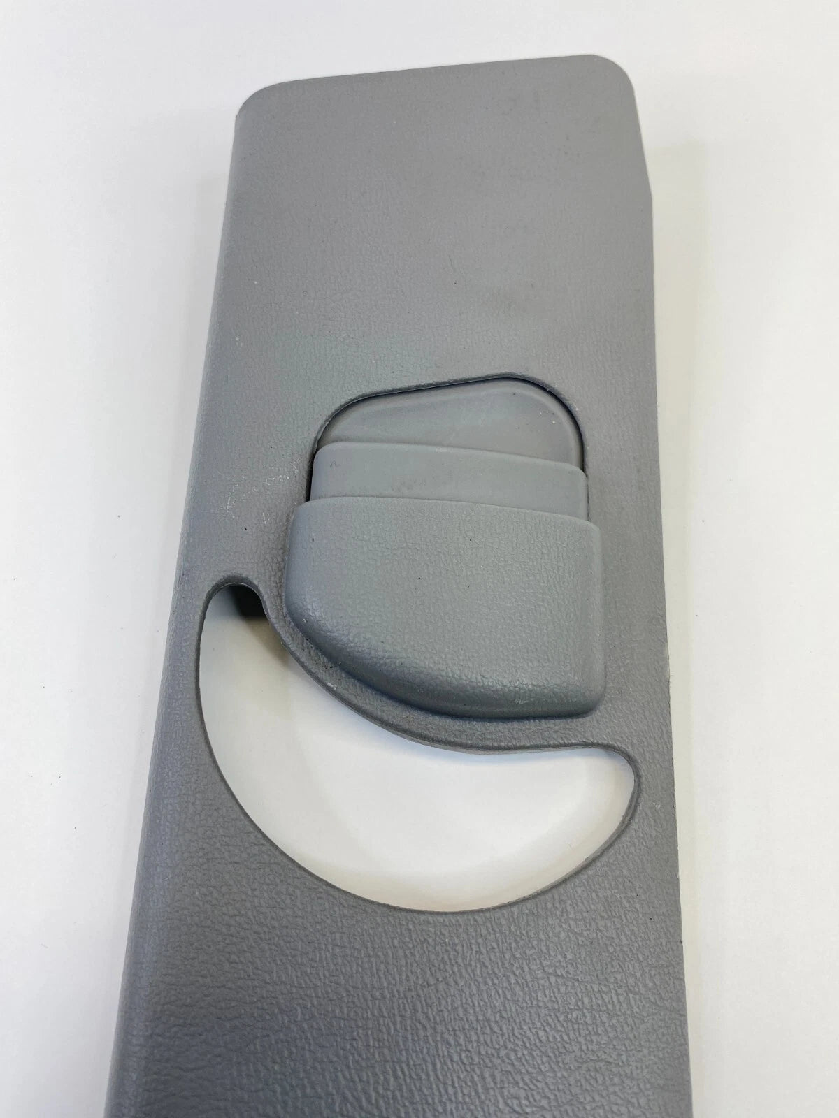 2007-2010 HYUNDAI ELANTRA FRONT RIGHT SEAT BELT HEIGHT ADJUSTER COVER OEM