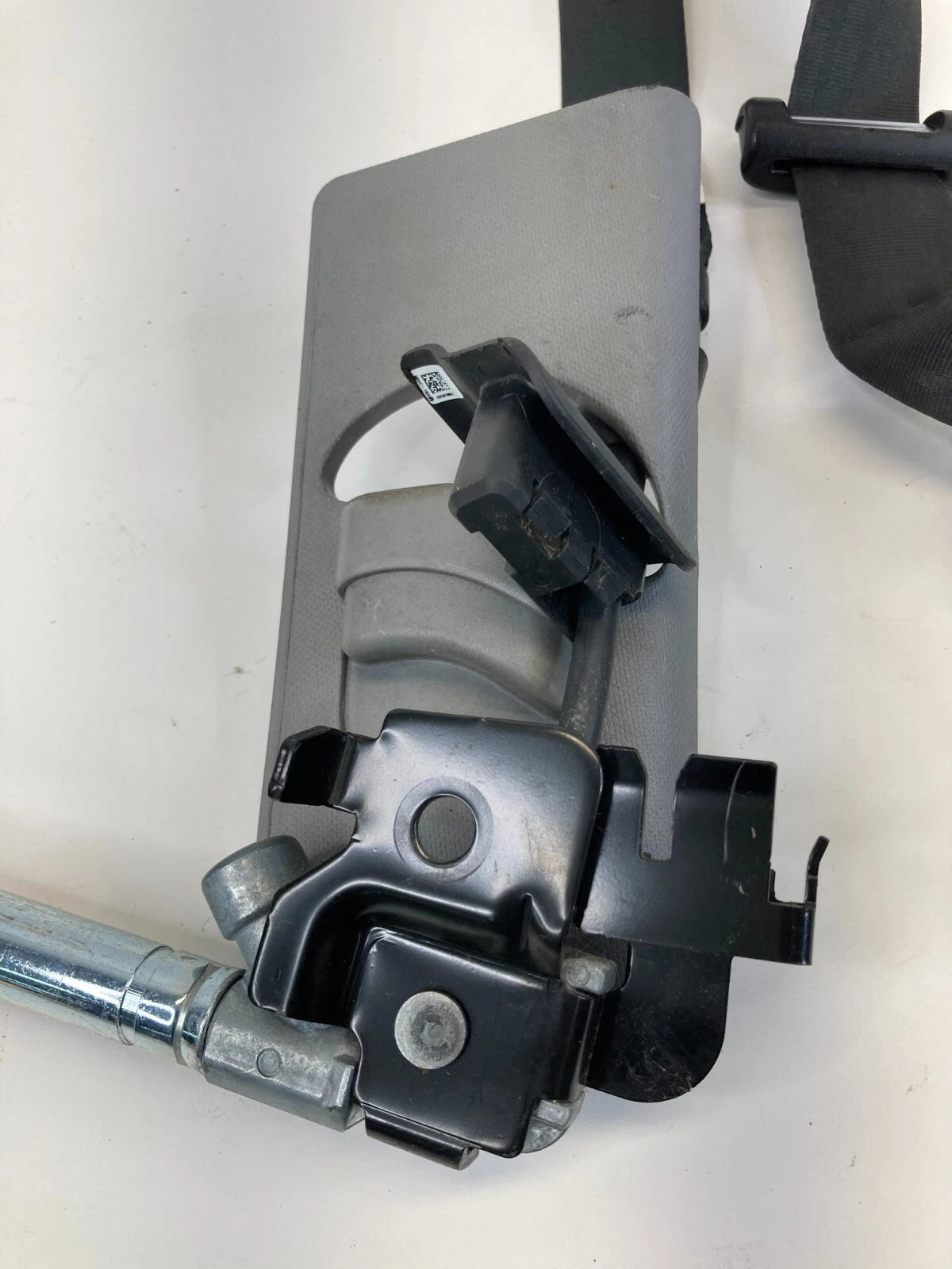 2012-2017 HYUNDAI ACCENT RIGHT FRONT SEAT BELT RETRACTOR RH 88880-1R600RY OEM