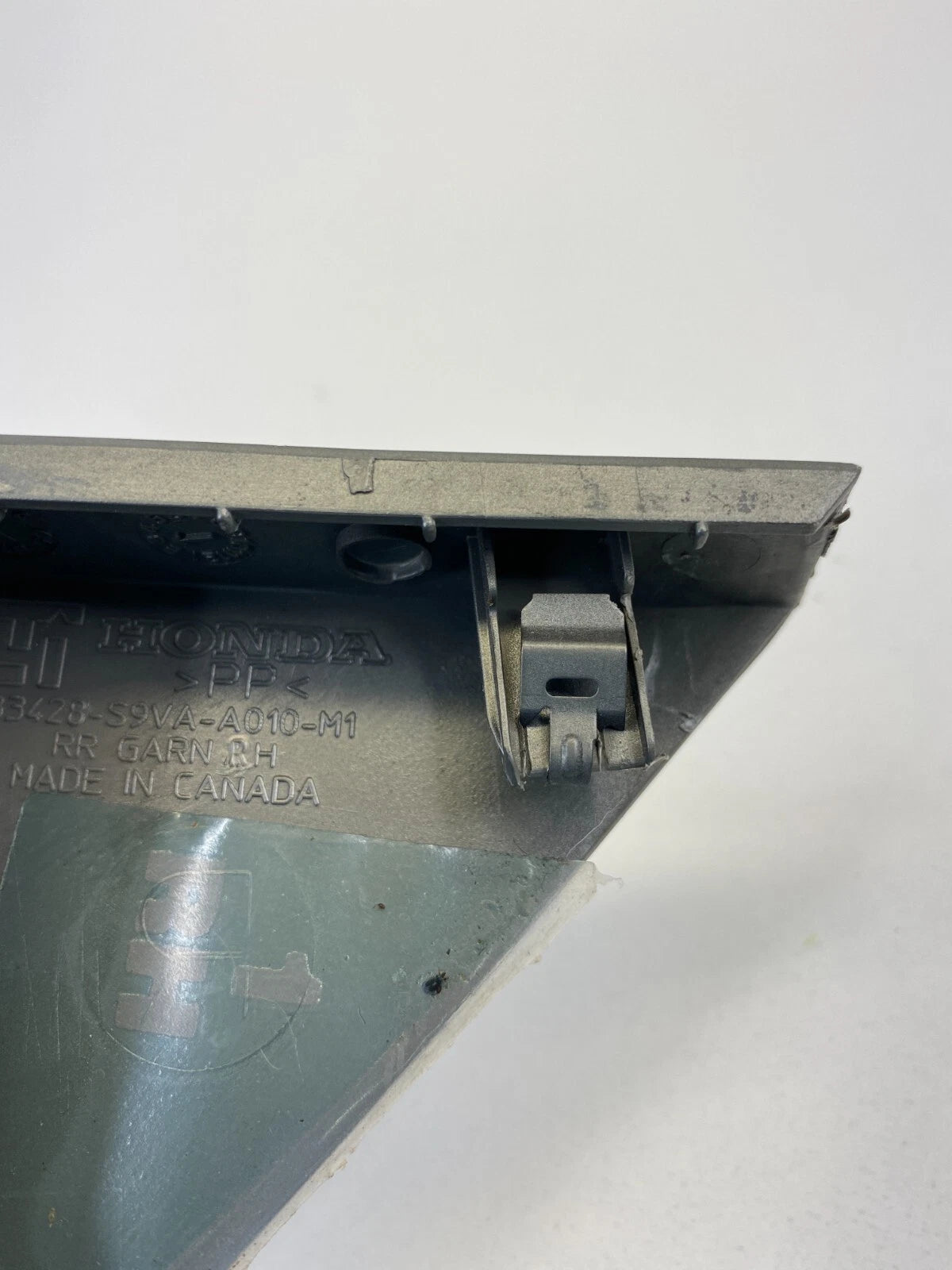 2003 2004 2005 HONDA PILOT REAR RIGHT CENTER CONSOLE TRIM MOLDING GARNISH OEM