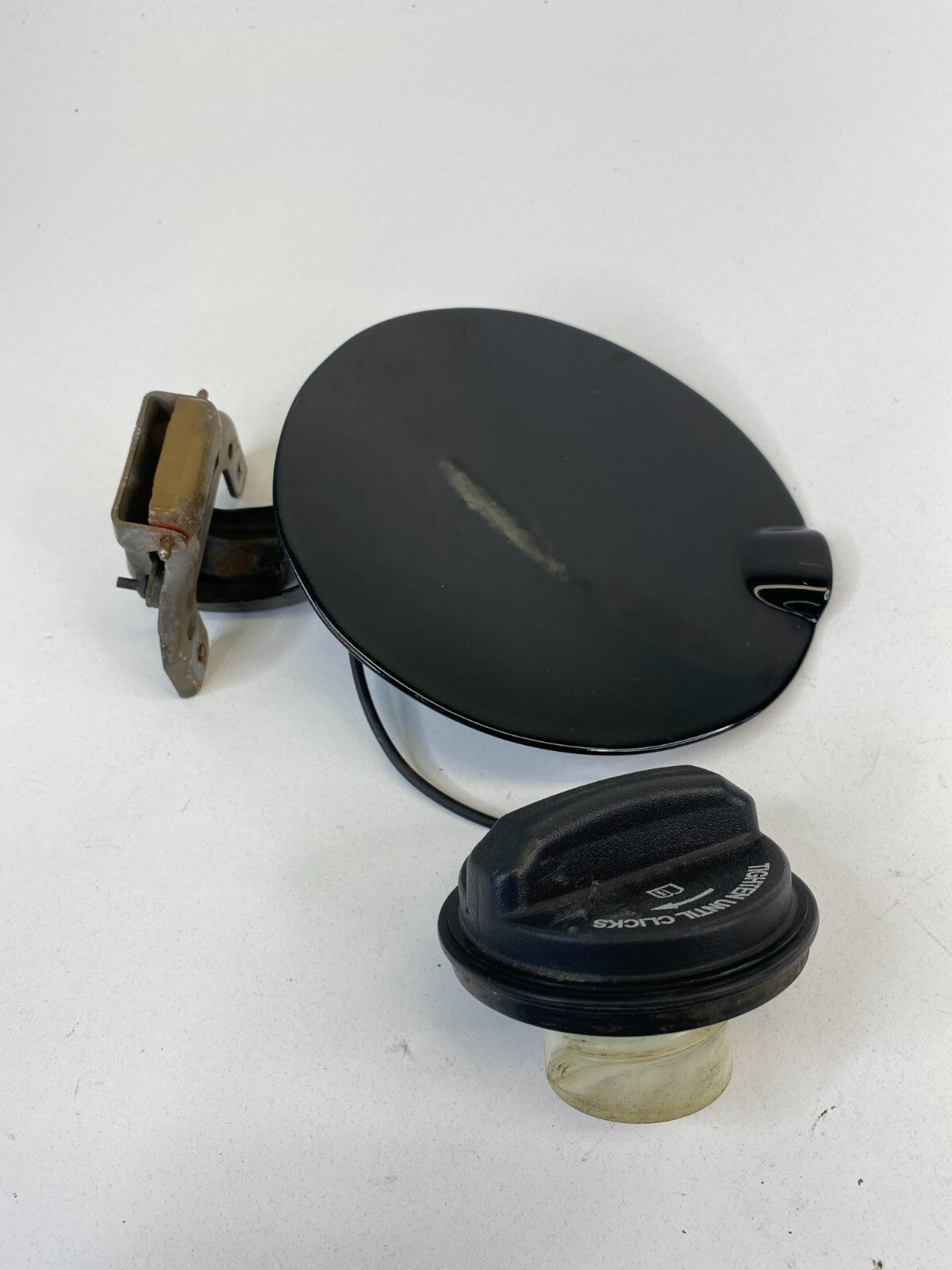 08 09 10 11 Ford Focus Sedan Fuel Filler Gas Door Lid Cover W/ Tank Cap OEM