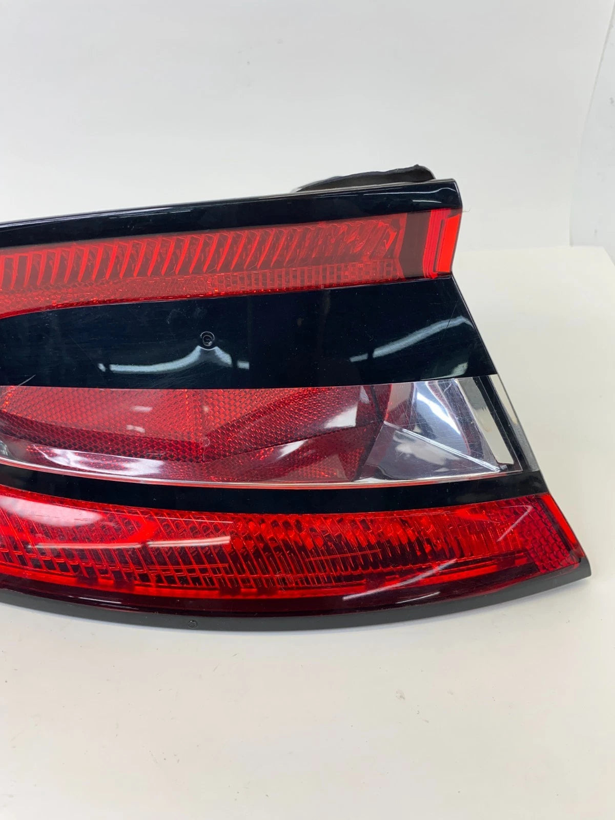 2013-2016 DODGE DART LEFT DRIVER SIDE OUTER TAILLIGHT TAIL LIGHT 68081395AE