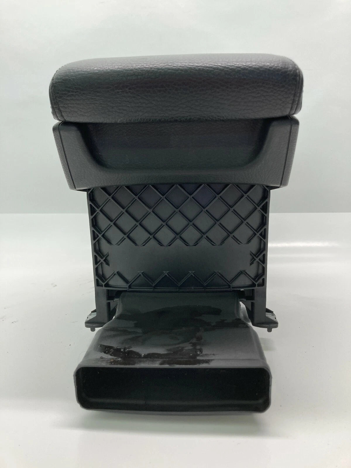 08-10 VW PASSAT CENTER CONSOLE ASSEMBLY W/ ARMREST ARM REST LID 3C0-863-319-AE